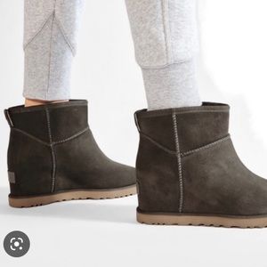 UGG Classic Femme Mini Boot Slate Gray Brown Suede Hidden Wedge Slip On Boots